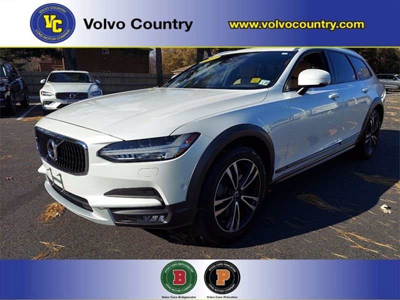 Volvo  V90 T5 AWD Cross Country