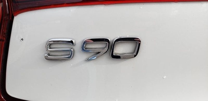 Volvo  S90 T5 FWD Momentum