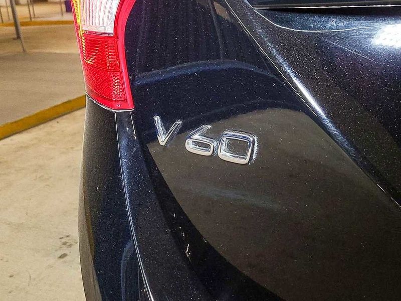 Volvo  V60 T5 AWD Cross Country