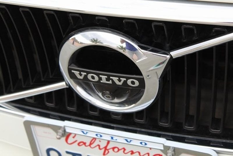 Volvo  S90 T5 FWD Momentum